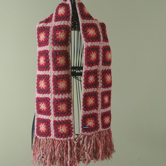 NWOT Scarf, Le chateau - Picture 4 of 5